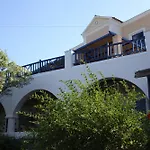 Lefkes Village Otel