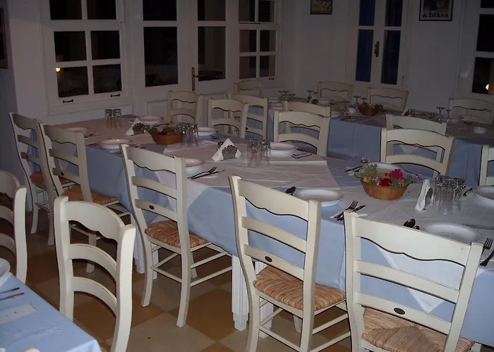 Lefkes Village 4* Λεύκες