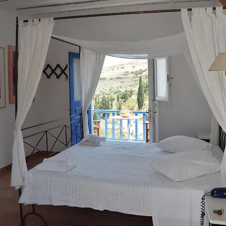 Lefkes Village Λεύκες
