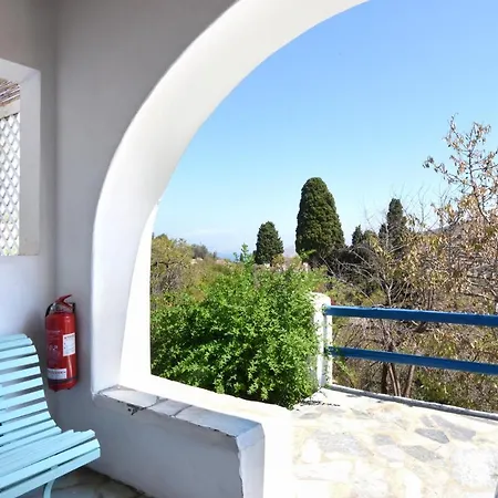 Lefkes Village Λεύκες