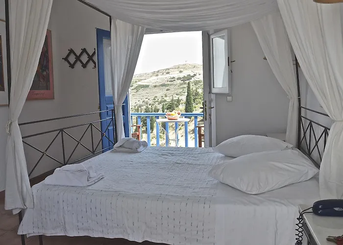 Hotel Lefkes Village 4*